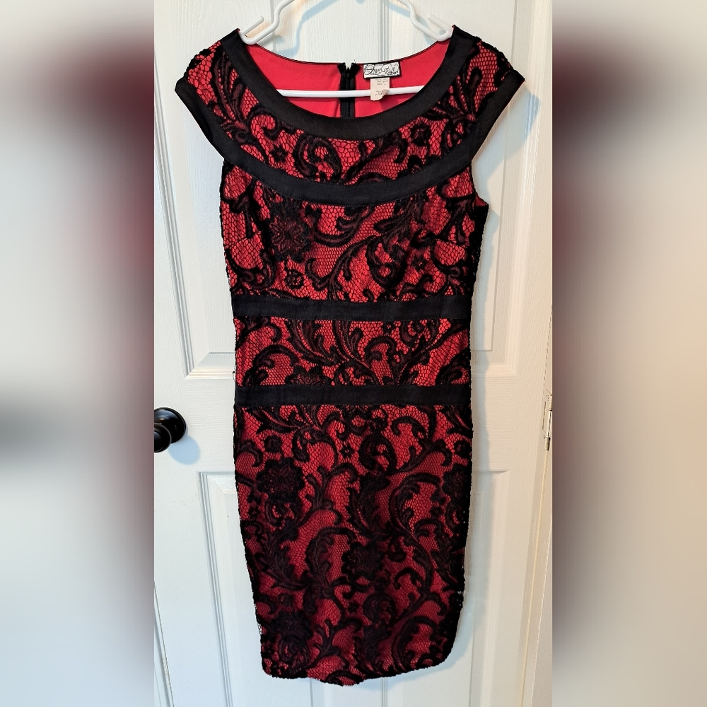 Elegant Black and Red Lace Midi Dress